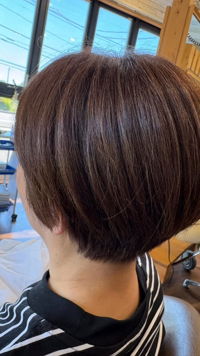 本日のお客様は、ショートグラデーションカットにしました
