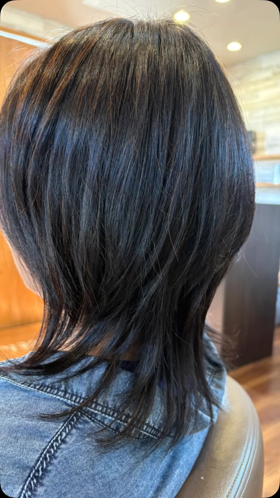 ショートヘアから伸ばしてウルフカットへ！長さも丁度、いいとの