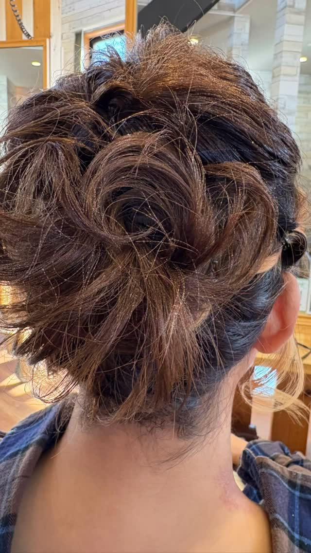 卒業式、入学式、お祝い事などでヘアセットを承ってます