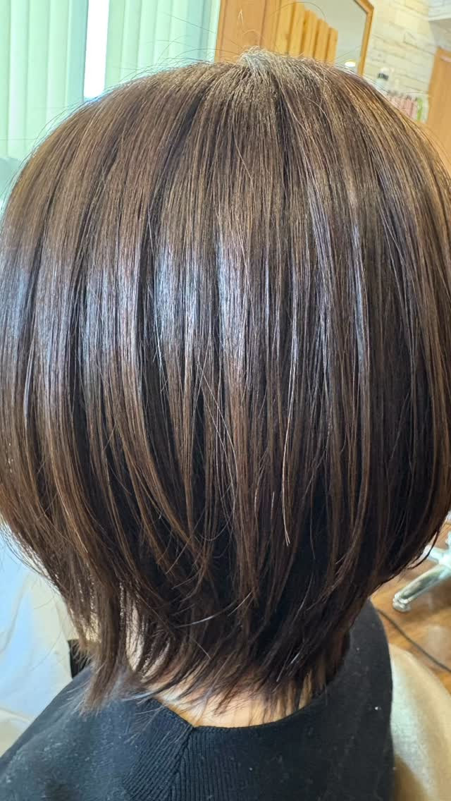 春も近づいているので軽い感じのレイヤーヘアにしてみませんか？