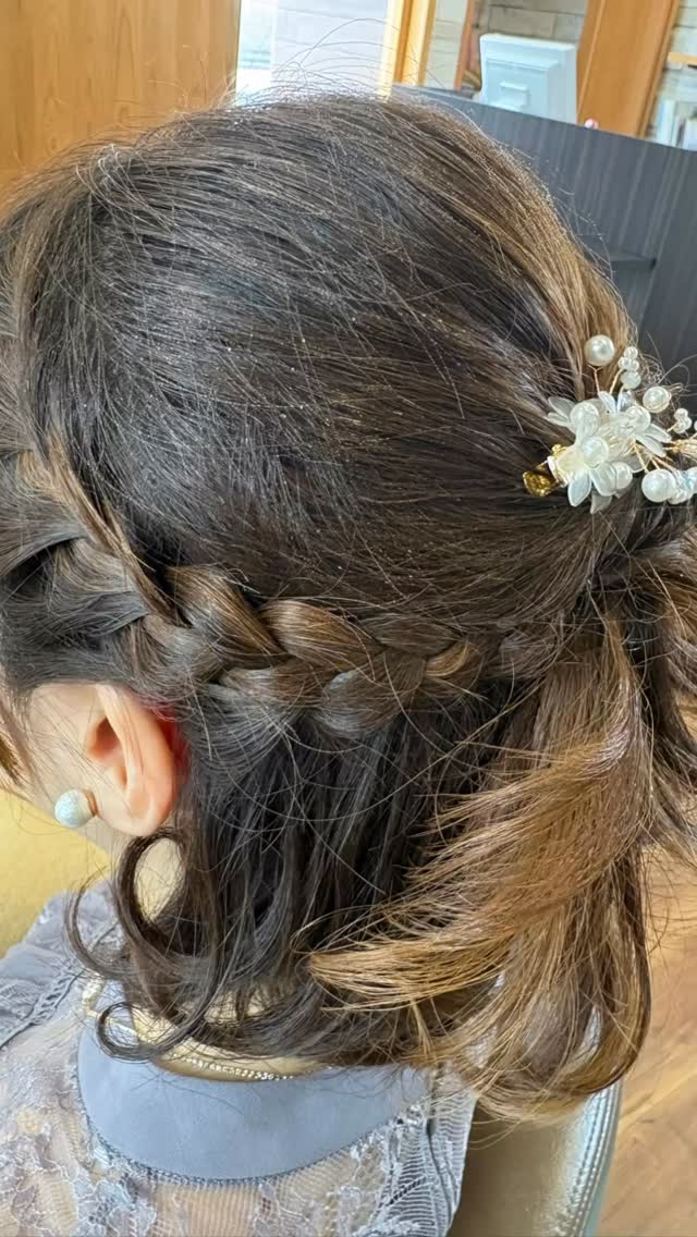 結婚式のお祝いにヘアセットをしてみませんか？本日のお客様は、