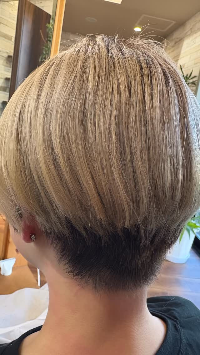 ショートヘアは、様々なスタイルが楽しめる魅力的な選択肢です