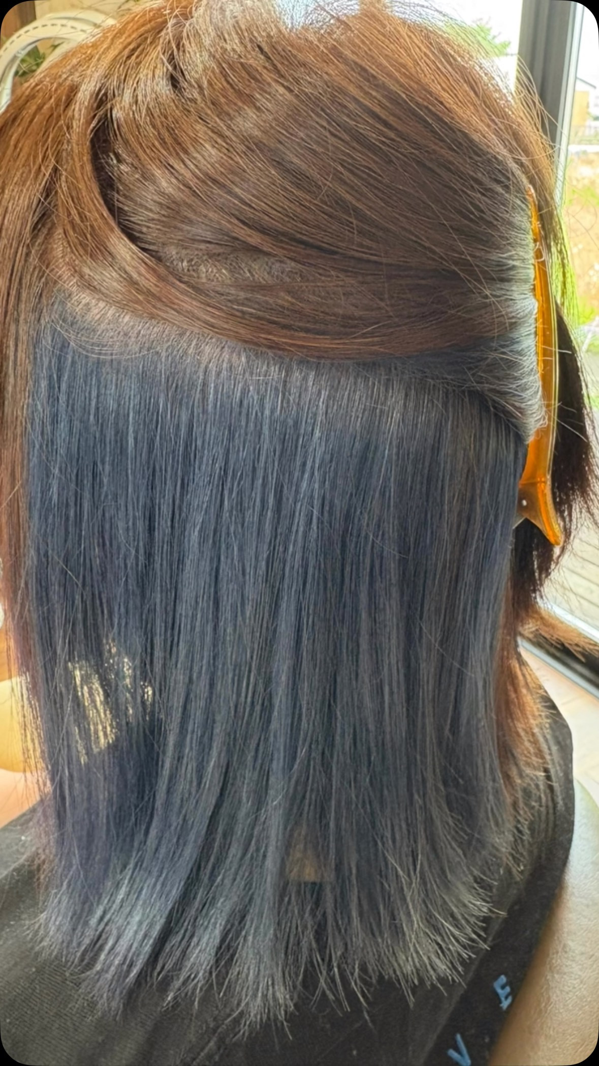 インナーカラーは、ヘアスタイルにさりげない個性を与えてくれる